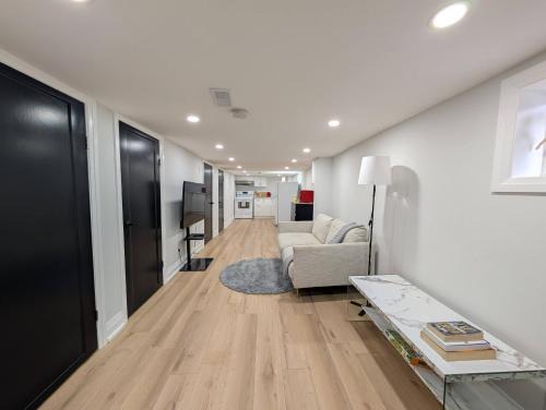 Hamilton Apartment | The Urban Hideaway - Stylish Stay - Prime Spot