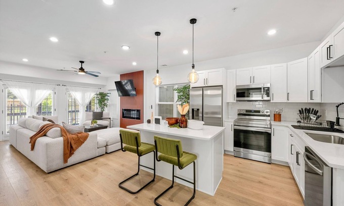 Sylvan Hills Condo | The Urban Oasis - 3BD Condo w/King Bed Suite & Gated Parking