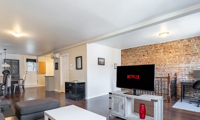 Sainte-Marie Apartment | The Urban Stay | Air conditioning | Workplace