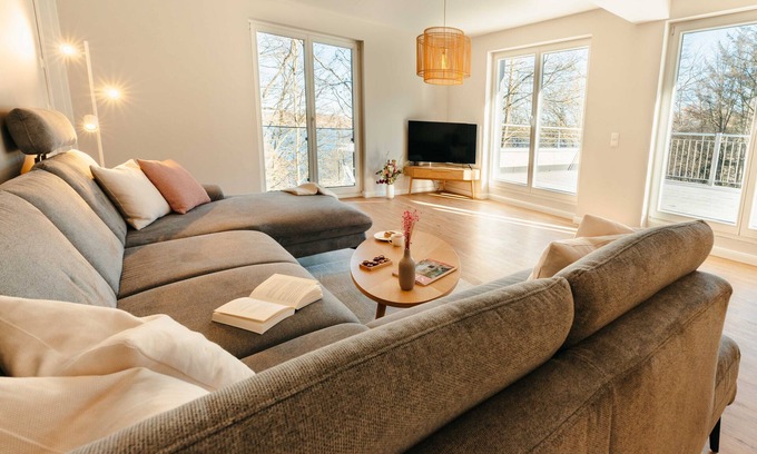 Ratzeburg Apartment | The vacation apartment with large roof terrace is located in the forest on Ratzeburger Küchensee