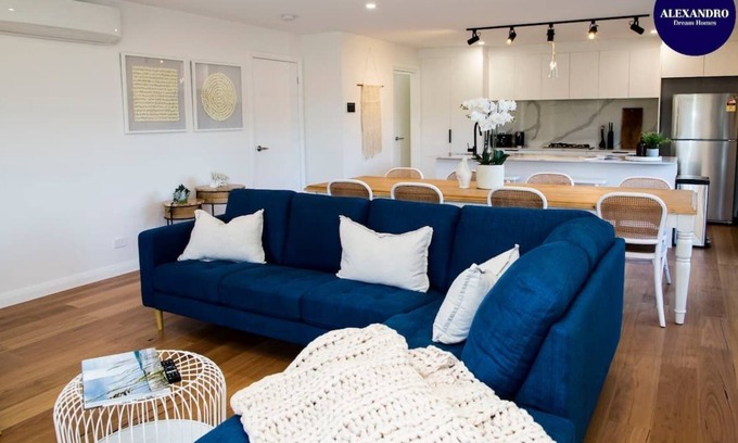 Broulee House | The Vacation Station