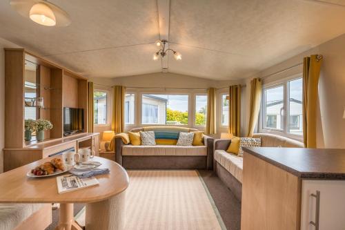 Pakefield House | The Vansion, Pakefield