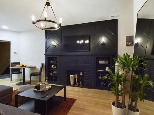 Ukrainian Village Apartment | The Velvet Jazz Haus