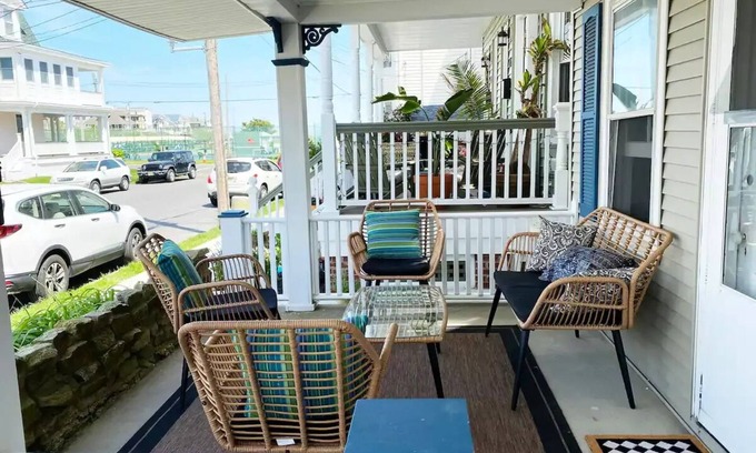 Bradley Beach House | THE VICTORIA & ALBERT. Perfect for Groups - 5 patios, BBQ, 10 Beach Passes.