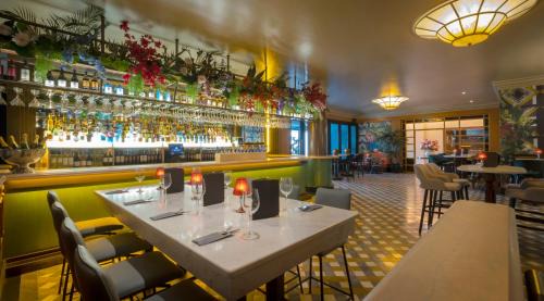 Galway City Centre Hotel | The Victoria Hotel