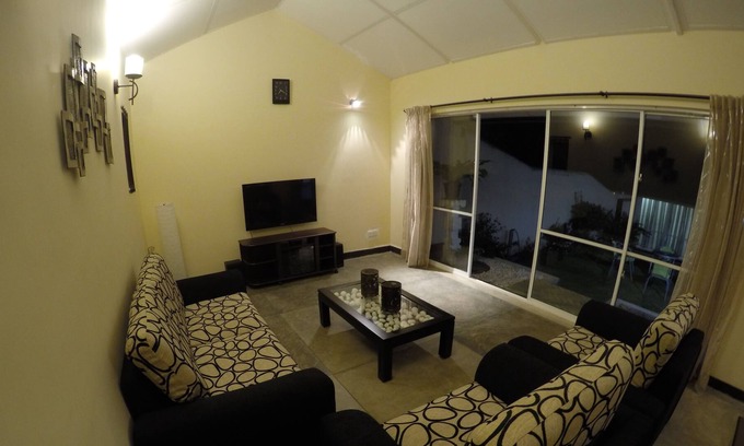 Rajawella Bed & Breakfast | The Victoria Nest Bungalow