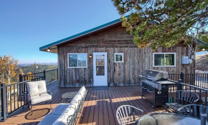 Evergreen Cabin | The View~Cozy Oasis at 8510 ft~King Bed ~ Firepit!