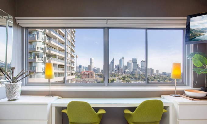 Elizabeth Bay Apartment | The View Potts Point (ISYD) - Comfortable 1 bedroom studio with pool and breathtaking Opera House views