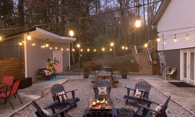 Cookeville House | The Villa- by Downtown, I-40 & Lake. Wooded view