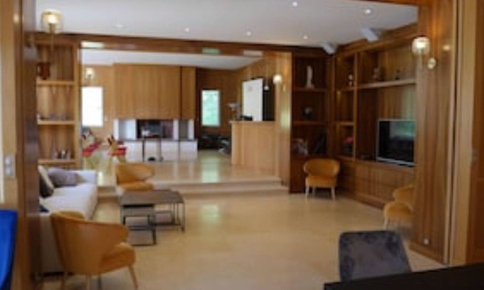 Montigny-le-Chartif Villa | THE VILLA DU GRAND PARC ESTATE