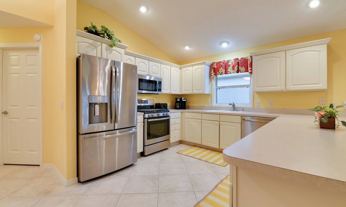 The Villages Villa | The Villages Home on Golf Course Near Lake Sumter!