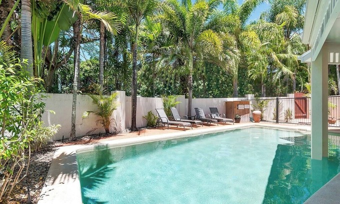 Palm Cove Villa | The Villas Palm Cove, 4 BR Villa with Private Pool
