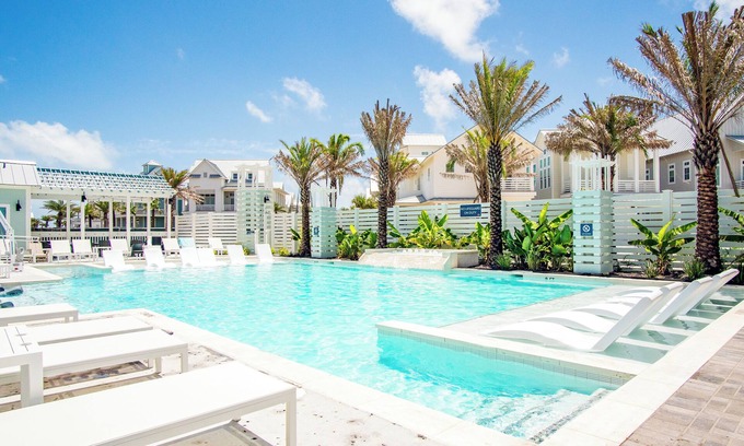 Port Aransas House | The Violet Palm 220 LAU