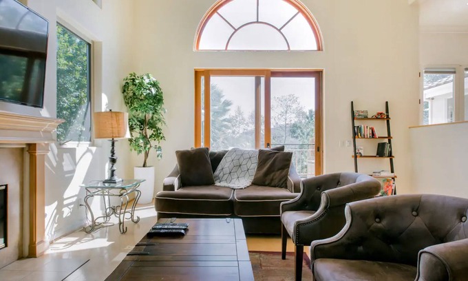 Malibu House | The Vista Malibu Mountaintop Retreat Villa & Garden