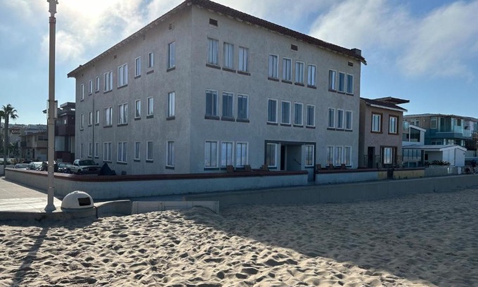 Hermosa Beach Hotel | The Vurpillat