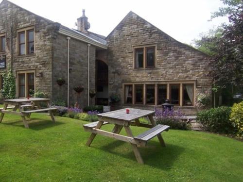 Birch Vale Bed & Breakfast | The Waltzing Weasel B&B