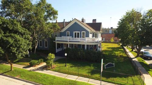 Sturgeon Bay Hotel | The Wanderlust Hotel