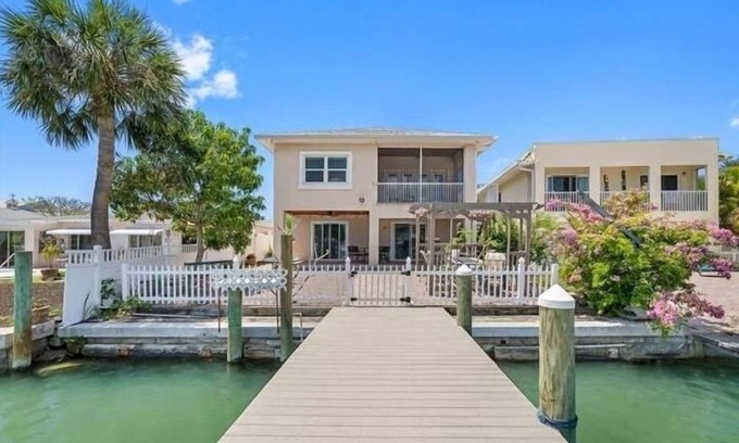 Madeira Beach Villa | The Waterfront Relax House