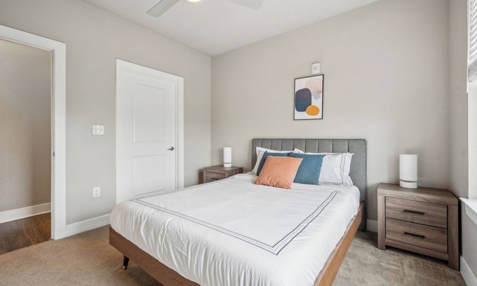 South Arlington Apartment | The Watson 340 I Comfy 2 Bed 1 Bath