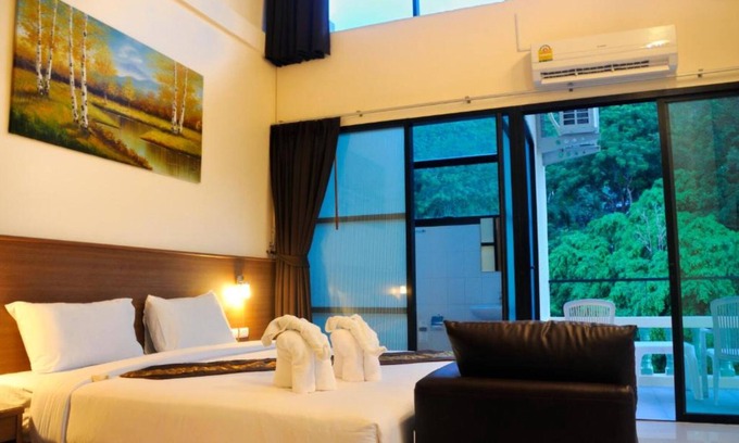 Nanai Road Hotel | The Wave Patong Boutique Hotel