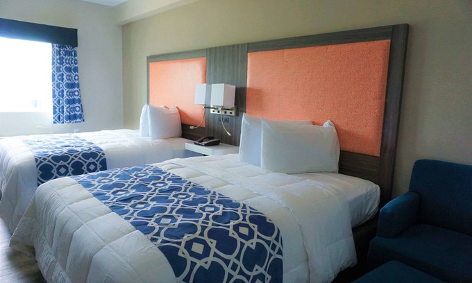 Wildwood Hotel | The Waves Hotel, an Ascend Collection Hotel