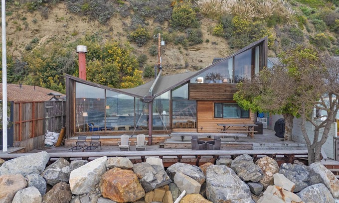 Aptos House | The Waves – Spacious, Stylish Beach Retreat Near Las Olas