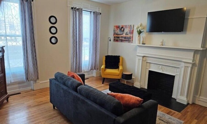 Utica House | The Weaver House Guest Suites