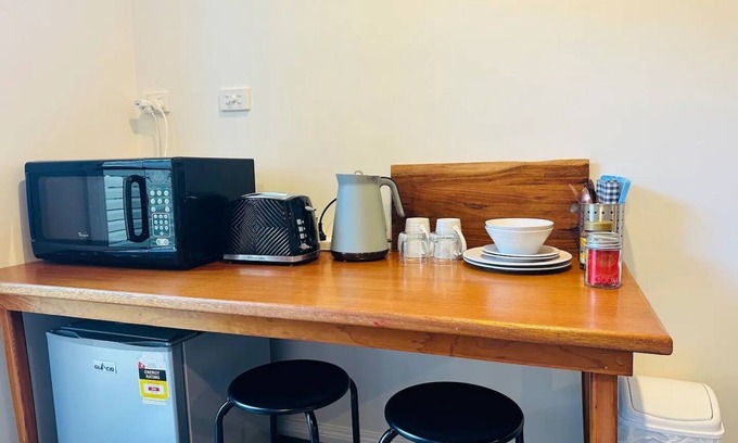 Cooperabung House | The WeeTreat - Telegraph Retreat Cottages