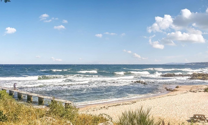 Tejn House | The well-appointed cottage has two floors and offers sea views from the house and the property.