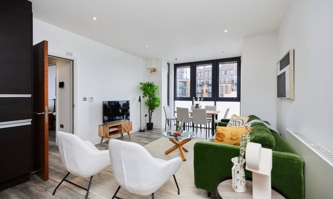 Harlesden Apartment | The Wembley Hideaway - Bright 2bdr Flat
