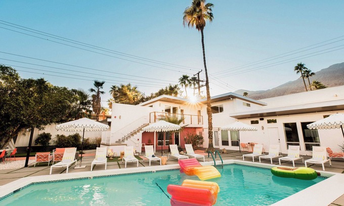 Tahquitz River Estates Hotel | The Wesley by AvantStay | Private Boutique Hotel in the Heart of Palm Springs