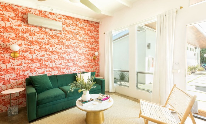 Tahquitz River Estates Hotel | The Wesley Studio 2 by AvantStay | Retro & Spacious w/BBQ, Pool, & Spa
