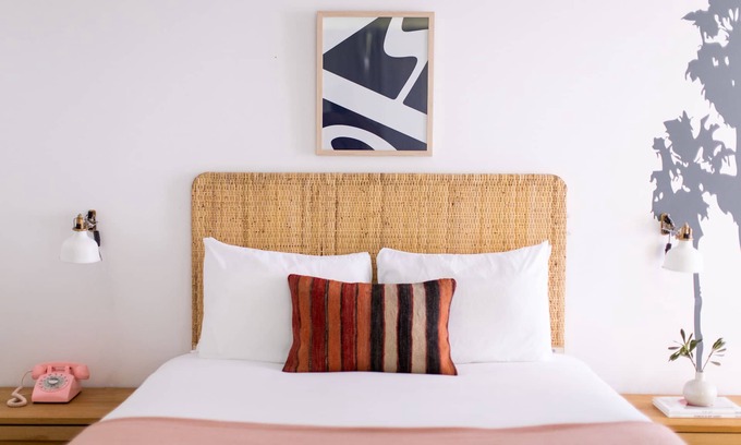 Tahquitz River Estates Hotel | The Wesley Studio 5 by AvantStay | Mid-Century Modern Queen Studio