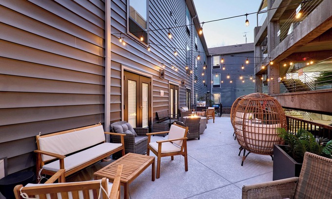 Central West End Hotel | The West End