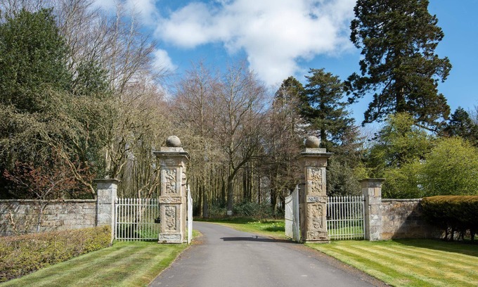 Capheaton House | The West Wing, Capheaton in Northumberland - sleeping 8 guests in 4 bedrooms