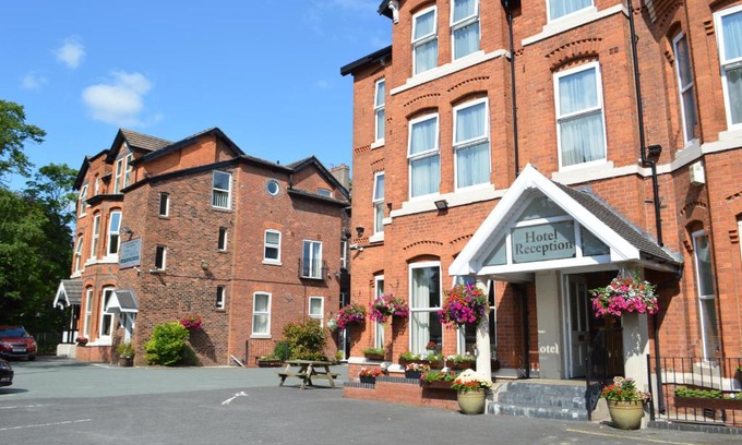 Manchester Hotel | The Westlynne Hotel & Apartments