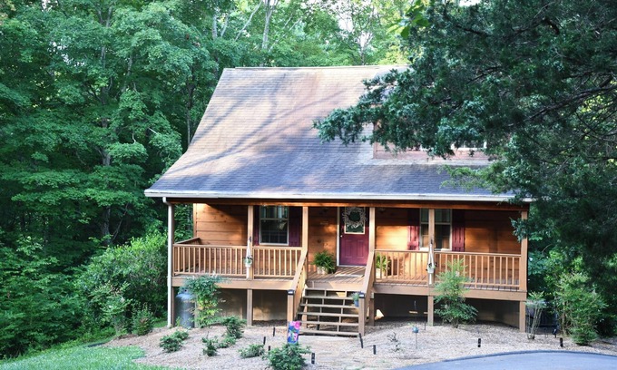 Byrdstown House | THE WHISPERING PINE AT DALE HOLLOW LAKE TN - LAKEHOUSE CLOSE TO 3 MARINAS