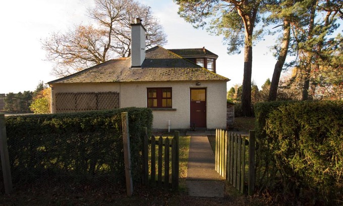 Elgin House | The White Cottage