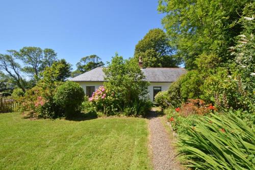 Lostwithiel House | The White Cottage