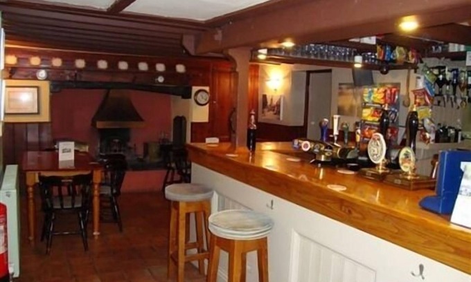 St. Keverne Hotel | The White Hart