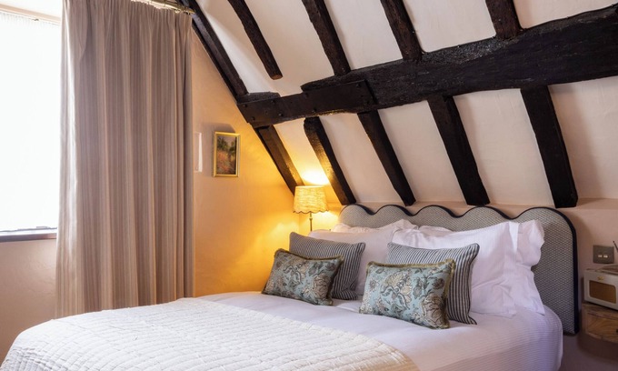 Lewes Hotel | The White Hart