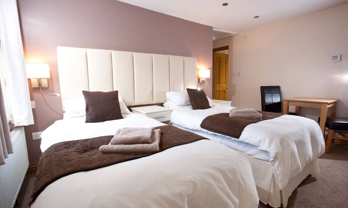 Caistor House | The White Hart