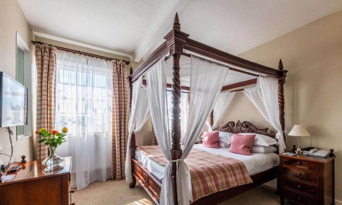 Moretonhampstead Hotel | The White Hart Hotel