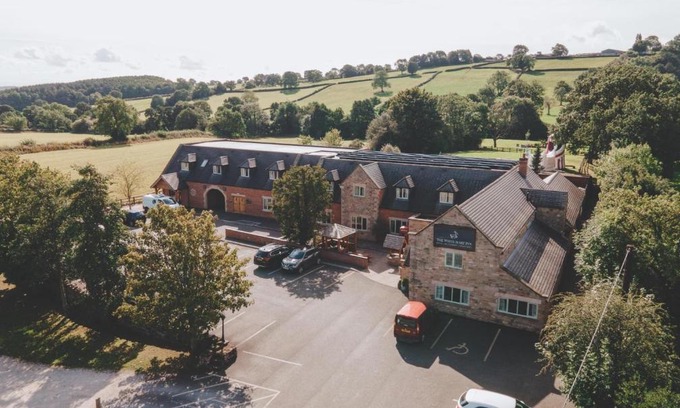 Crich Bed & Breakfast | The White Hart Inn