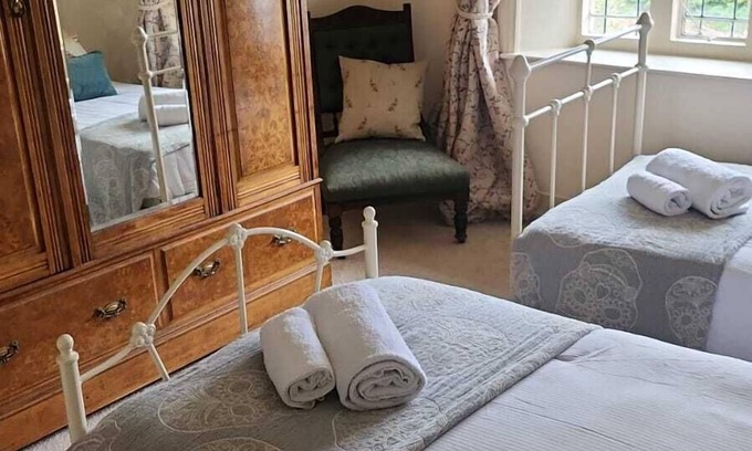 Compton Bassett House | The White Horse Inn