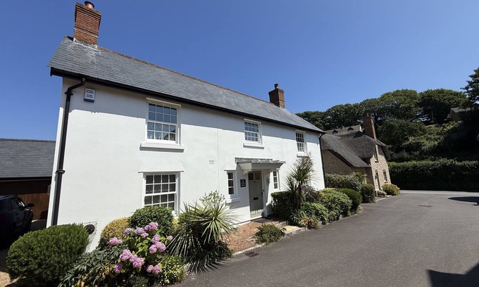 West Lulworth Apartment | The White House -Bright and spacious property located in an AONB