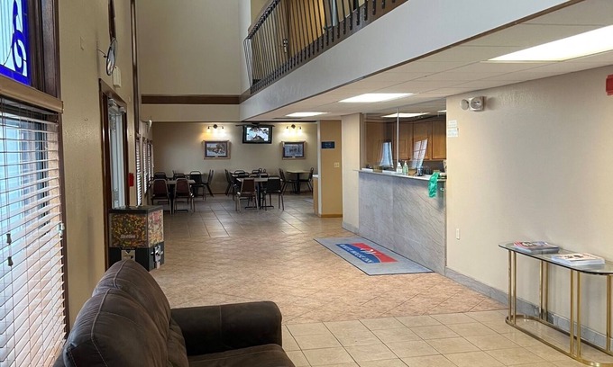 Aberdeen Hotel | The White House Inn