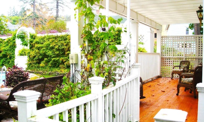 Cooperstown Bed & Breakfast | The White House Inn