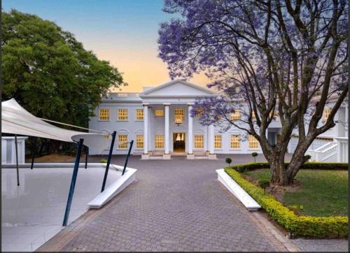 Greater Johannesburg Metropolitan Area Villa | The White House