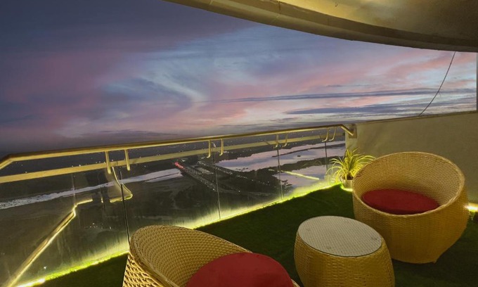Noida Apartment | The White Rock- a luxury apartment